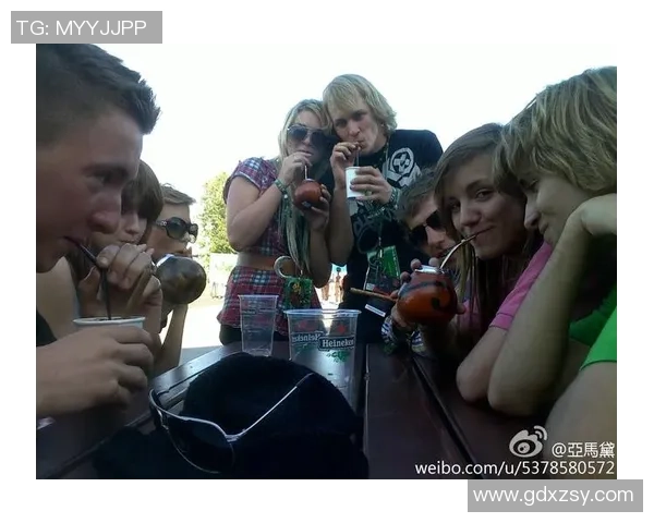 足球明星与马黛茶的奇妙碰撞探索他们背后的故事与魅力